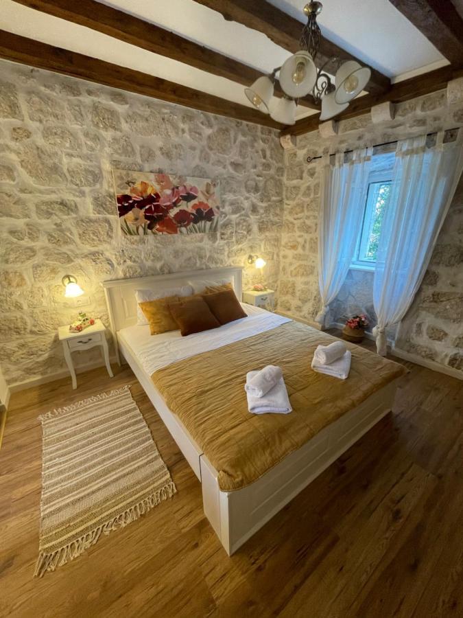 Peaceful House In Apartment